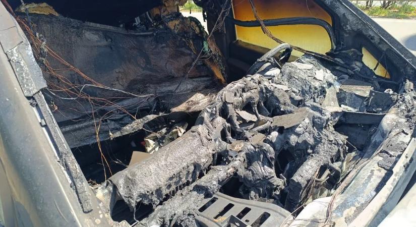 Teljes útzár az M5-ösön egy lángoló kisbusz miatt