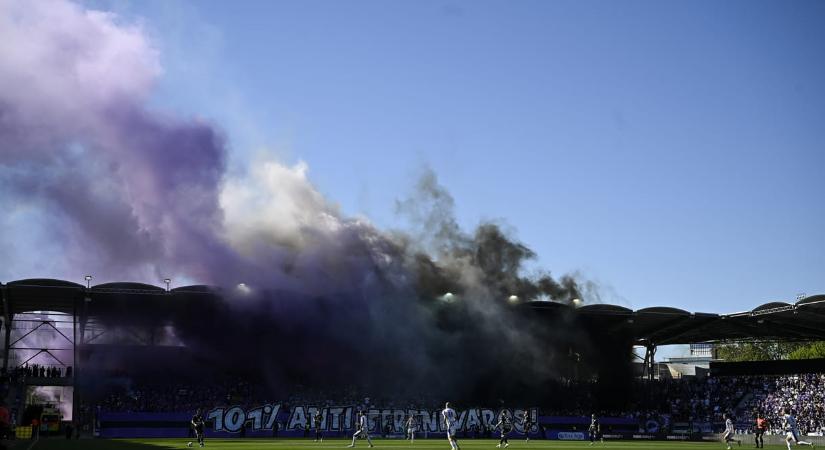 Félbeszakadt az Újpest – Fradi meccs, mert megindultak a ferencvárosi tábor felé az újpesti drukkerek