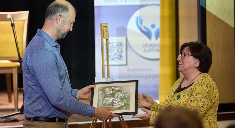 Jótékonysági aukció, koncert, könyvbemutató - összefogás az autizmusért