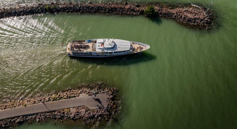 Elindult a nagyüzem a Balatonon – ezekkel a kikötőkkel bővült a hajózási szezon