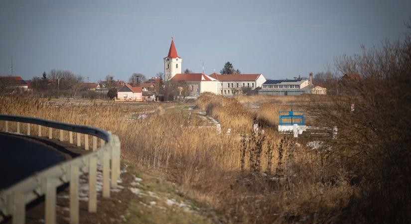 „A mai világban semmi sem biztos” – megszólalt a polgármester, spórolósra veszi a hajdú-bihari település