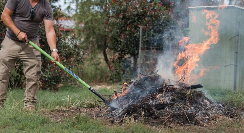 Vigyázz! Háromszázezerre is megbüntethetnek ha ezt teszed a saját kertedben