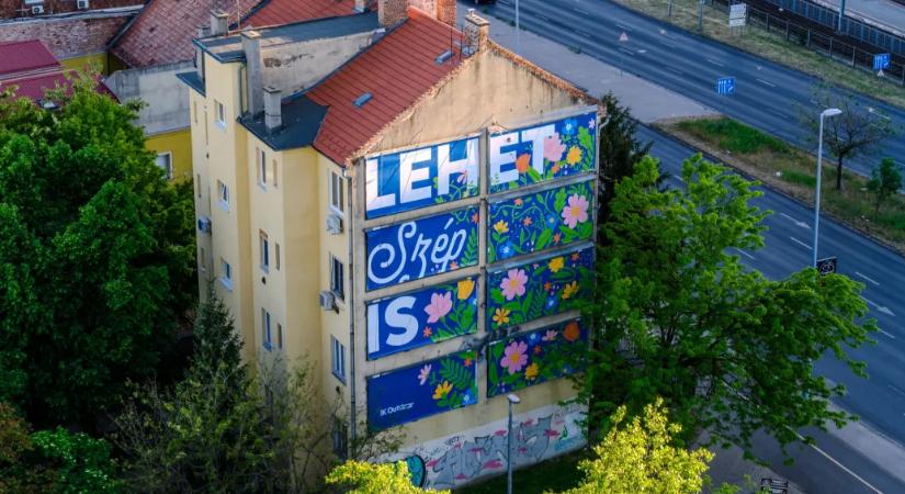 Funkciót váltott a Fideszes Rémisztgető Propagandafal a Szentendrei úton