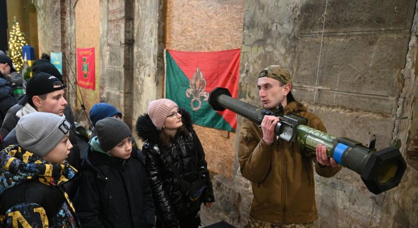 Végtelen háború: mindannyiunk tragédiája, hogy a kőbaltás ember rakétára kapott