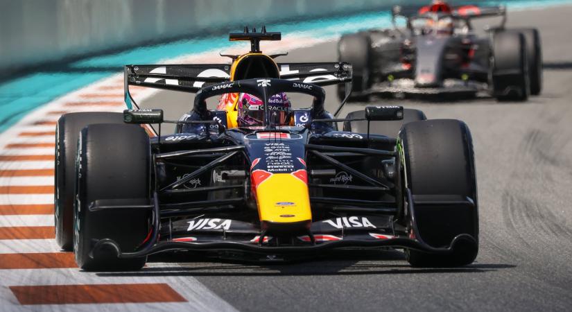Verstappen elárulta, mi okozta a drámai piruettjét Miamiban