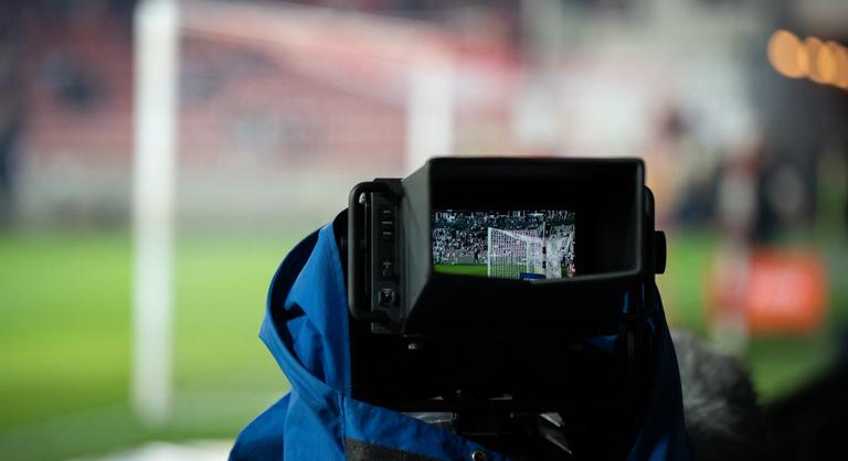 Véget érhet egy korszak a magyar futballban, tíz év után új csatornára kerülhetnek az NB I-es mérkőzések
