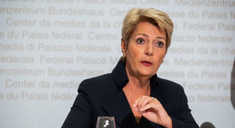 Svájci bankreform: csak módjával szigorítanának, hatalmas összegek gurulnak a bankóriástól a pártkasszákba