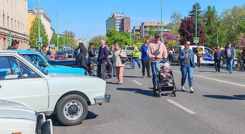 A ballagások után a Sugárúti fesztiválon folytatódtak a programok (videók, képgalériák)