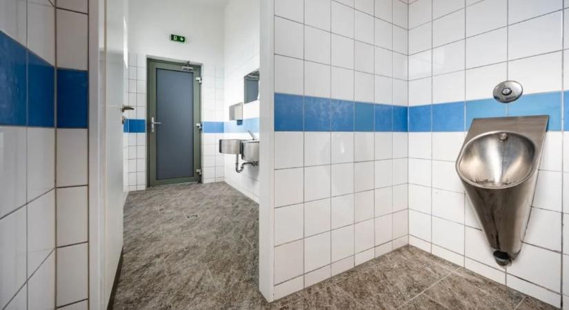 MÁV-mosdók: több száz már kész, de még mindig nincs vége a felújításnak – itt a végső határidő