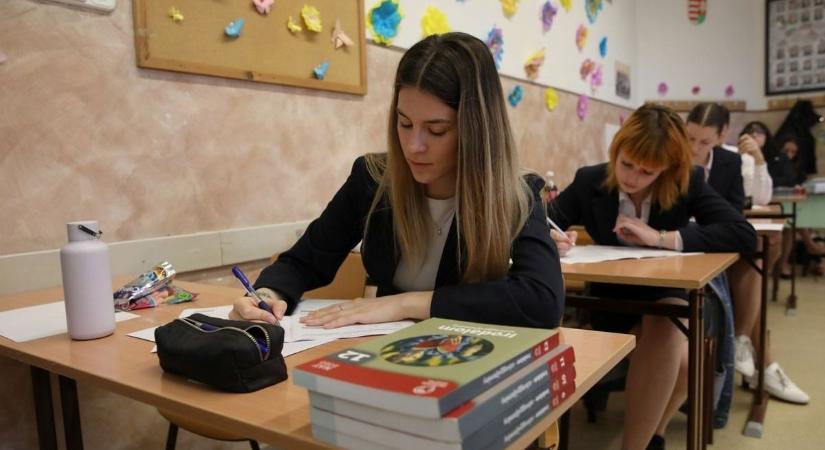 Izgulhatnak a hajdú-bihari diákok! Kezdődnek az érettségi vizsgák