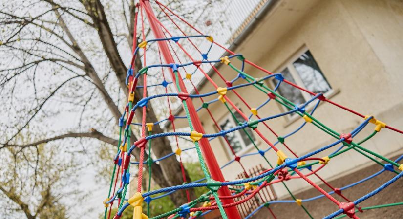Valódi gyermekparadicsom lett a Bagolyvár gyermekotthon régebben üres udvara