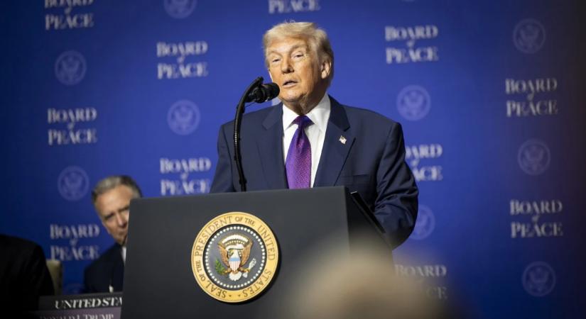 Ebben is követheti Trump Orbánt? Soha nem látott népszerűségi adatok érkeztek az elnökről