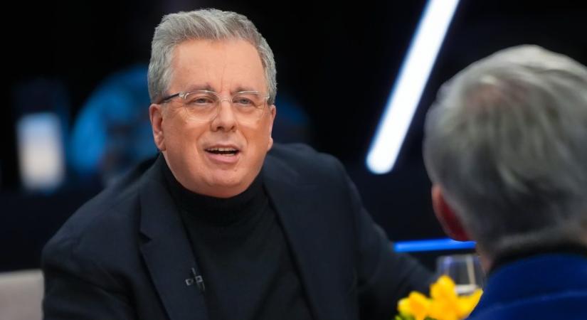 „Orvosi rendelők várójában töltöm a szabadidőmet” – Friderikusz Sándor szinte hetente jár vérvételre