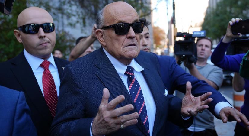 Kritikus, de stabil állapotban kórházba vitték Rudy Giuliani volt New York-i polgármestert, Donald Trump egyik fő szövetségesét