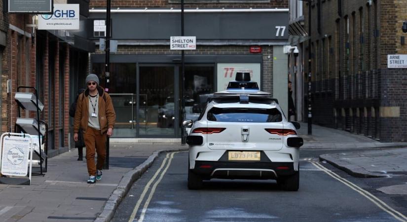 Vége a kivételezésnek: a robotautókat is meg lehet bírságolni