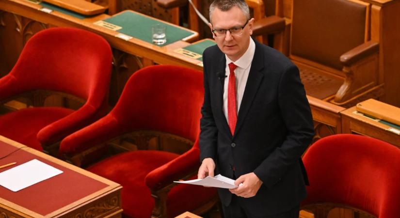 Újabb leleplezés az NKA-pénzekről. Kitalálod, mennyi közpénz landolt a választás előtt három Rétvári-közeli alapítványnál?