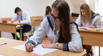 Több mint 148 ezer diák érettségizik mától