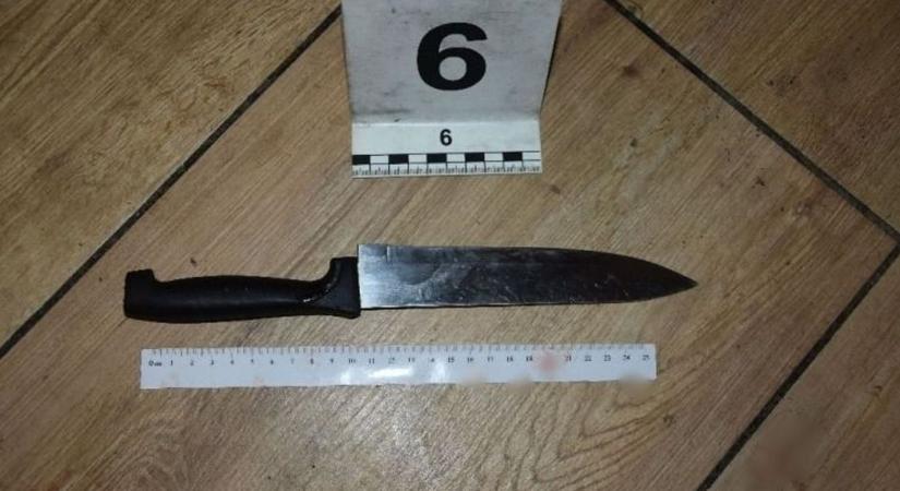Vádemelés emberölés miatt – Egy 19 cm-es pengehosszúságú késsel szúrta halálra ismerősét a zalai férfi