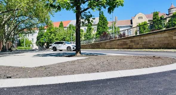Megújult a Damjanich úti parkoló Szolnokon