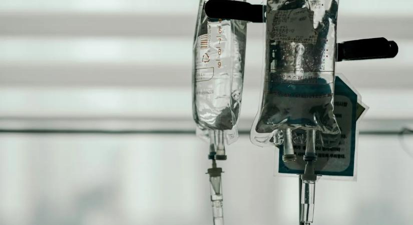 Egy egyszerű influenzának indult - amputálni kellett a végtagjait a kétgyermekes apának
