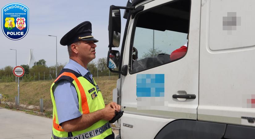 Fokozott ellenőrzés indul: a teherautókat és buszokat vizsgálják a rendőrök