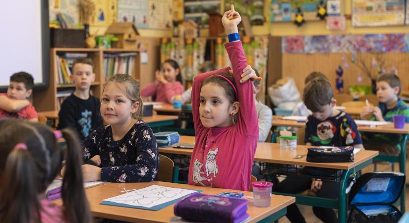 Iskolahalasztás: 25 ezer hatéves maradhat óvodában