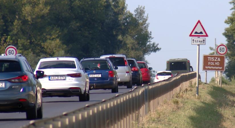 Kedden takarítási és hídmosási munkálatok lesznek az Algyői Tisza-hídon