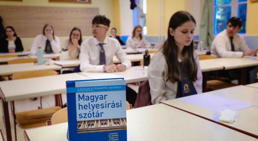 Magyarérettségi: „Nem ijesztő, de figyelmet érdemel” Mutatjuk a feladatokat - fotókkal