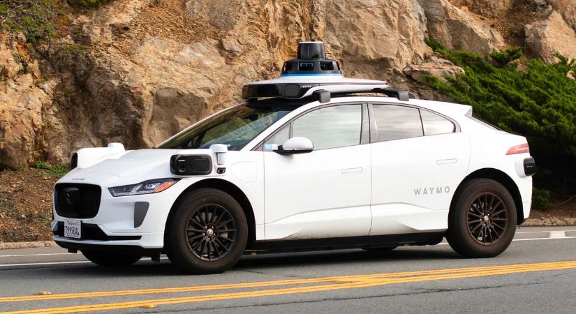 Ellopta az utas bőröndjét a robottaxi