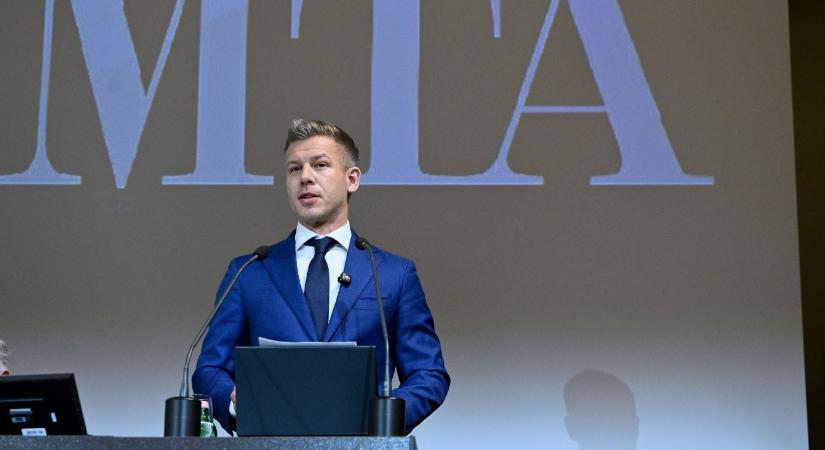 Magyar Péter a Magyar Tudományos Akadémián: a kormányzat visszatér a tudományos világot tisztelő és partnerként kezelő attitűdhöz