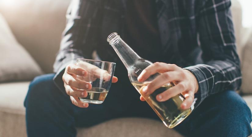 Az alkohol rabja: meddig kell asszisztálnunk egy rokon lassú öngyilkosságához?