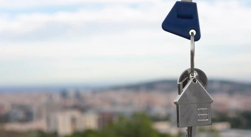 Kivárnak a vevők: A választások és a húsvét is visszavetette az ingatlanpiaci forgalmat