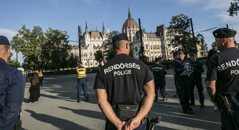Magyar Péter lecseréli a TEK-et