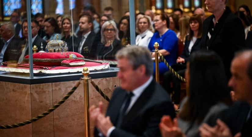 Átvették mandátumukat a listán Parlamentbe jutott képviselők – képgaléria