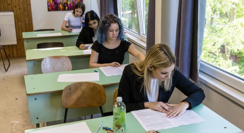 Ezek közül választhattak a magyarérettségi második részében a diákok