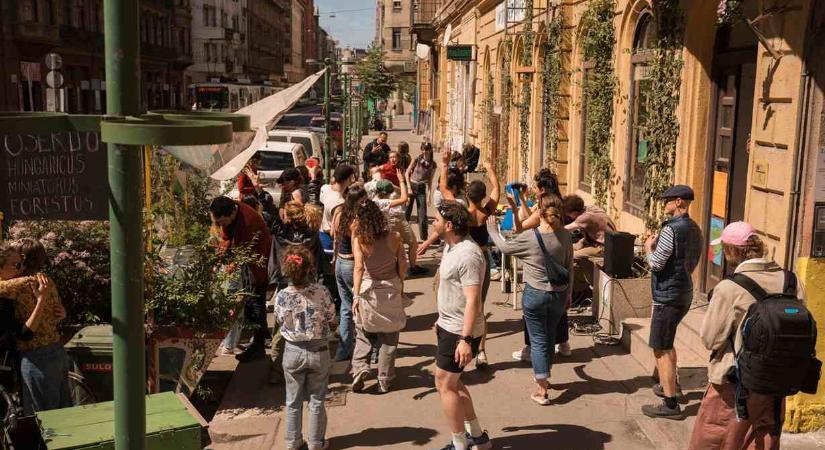 Elstartolt a Nyitva! a Kiadó üzletek fesztiválja Józsefvárosban