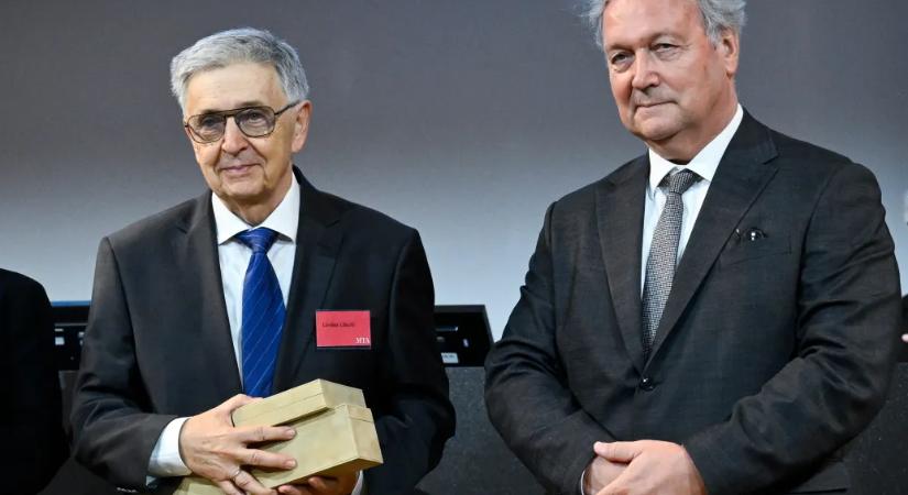 Lovász László matematikus, volt MTA-elnök megkapta az akadémia legrangosabb díját