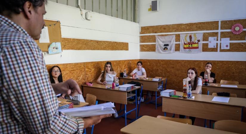 Keresztbe tett a diákoknak a verselemzés, de így sem sikerült rosszul – Ilyennek érezték a vizsgázók a középszintű magyarérettségit