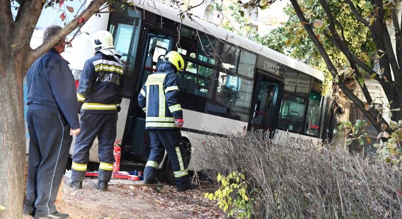 Rejtélyes eltűnés, súlyos buszbaleset és tömegverekedés Baranyában