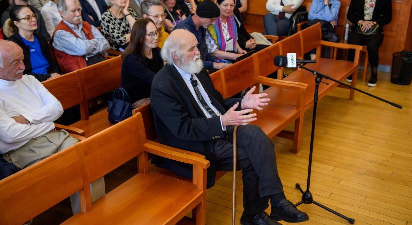 Iványi Gábor szerint az ügyészségnek vissza kellene vonnia a vádat, amelyet hivatalos személy elleni erőszak miatt emeltek ő és a társai ellen