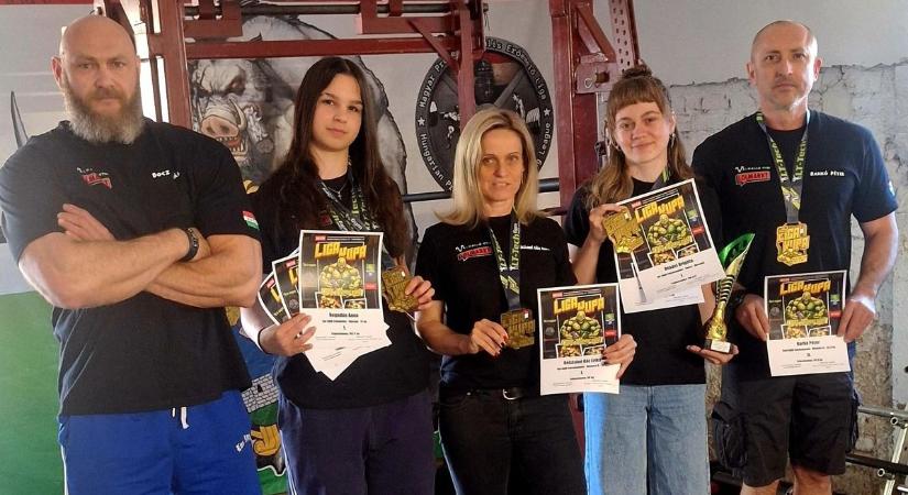 Valhalla Erőemelő SE: öt versenyző, kilenc éremmel tért haza
