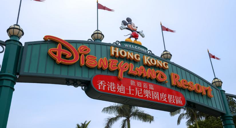 Rágyújtott a sanghaji Disneylandnél, verekedés lett belőle