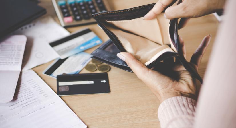 Leálltak a nagyösszegű utalások Magyarországon: késhetnek a fizetések, az összes bank érintett