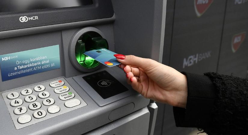 Késhetnek a fizetések! – Ismeretlen ok miatt leálltak a nagyobb összegű banki utalások