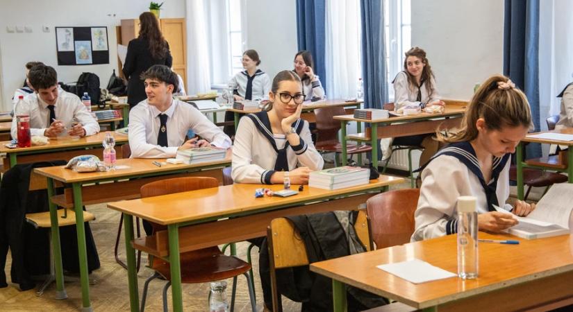Nehéznek, de megoldhatónak látták a magyar érettségit a diákok
