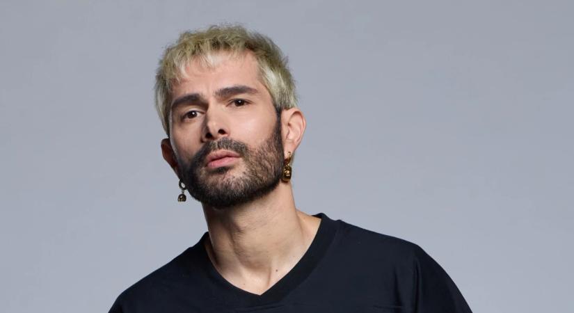 Extrém átalakulás: ByeAlex piros hajjal hódít az X-Faktor előtt