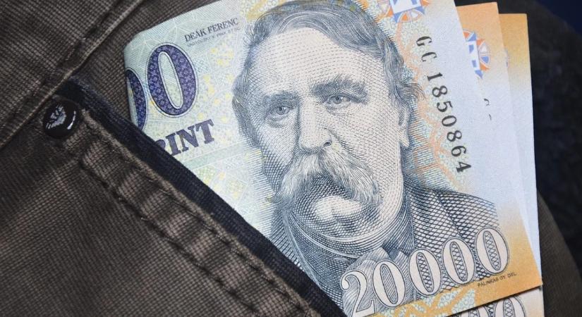 A teljes magyar gazdaságban leálltak a nagyobb összegű átutalások – ez akár a fizetéseket is érintheti