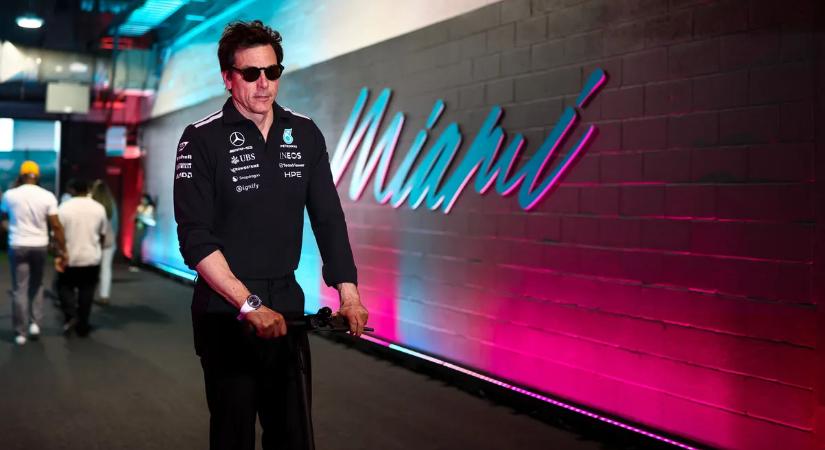 „Aki a mostani verseny után is panaszkodna, inkább bújjon el” – Wolff üzent az F1-et kritizálóknak
