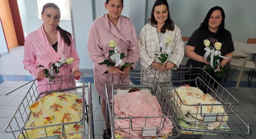 Meghitt ünnepséggel köszöntötték az édesanyákat a soproni kórházban