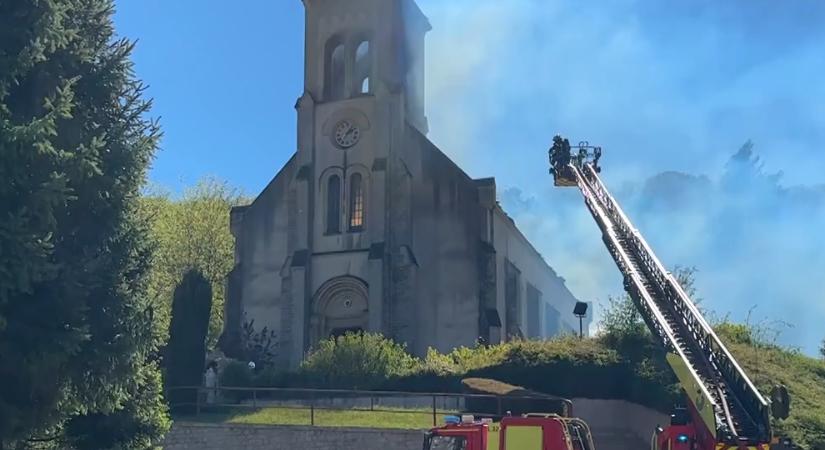 Újabb történelmi templom égett le Franciaországban